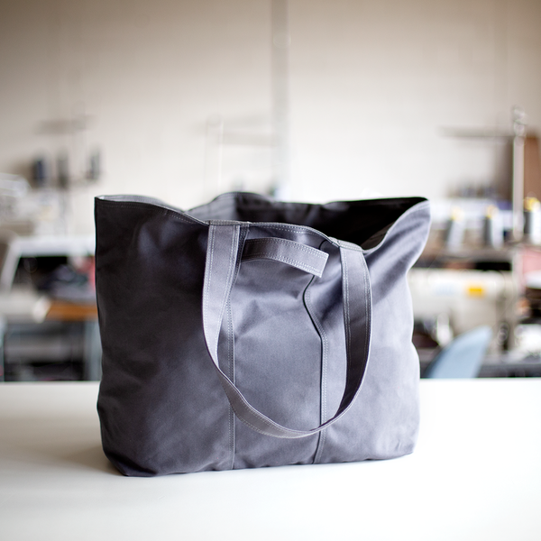 Weekender_midnight_sq_2022_gra